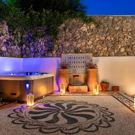 Вилла Eleni With Hot Tub And Acropolis View