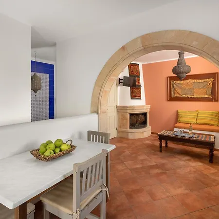 Eleni With Hot Tub And Acropolis View ヴィラ リンドス